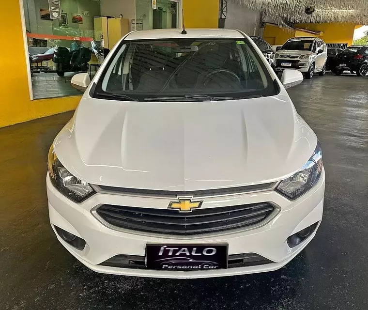 Chevrolet Onix Branco 1