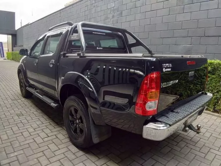 Toyota Hilux Preto 11