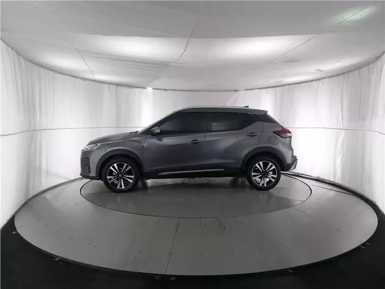 Nissan Kicks Cinza 1