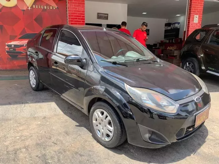 Ford Fiesta Preto 13