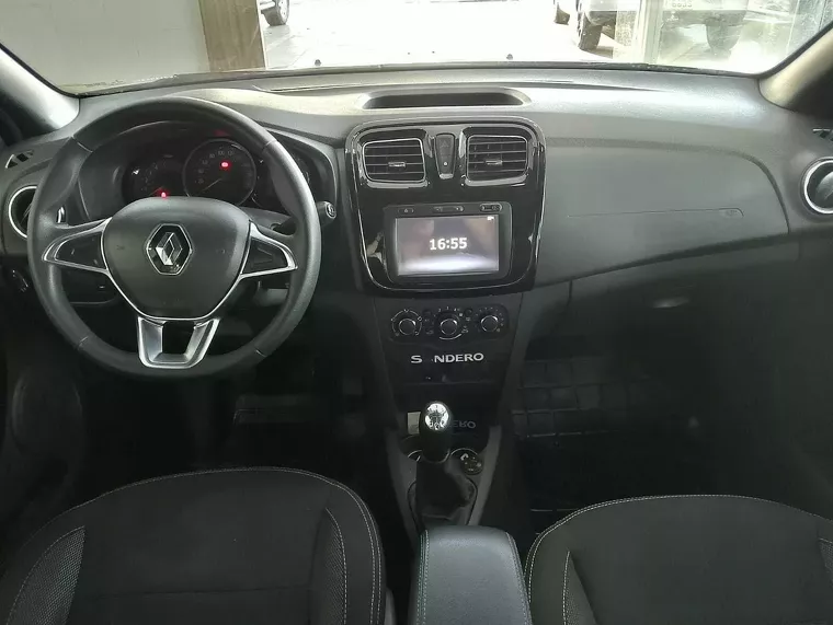 Renault Sandero Preto 11