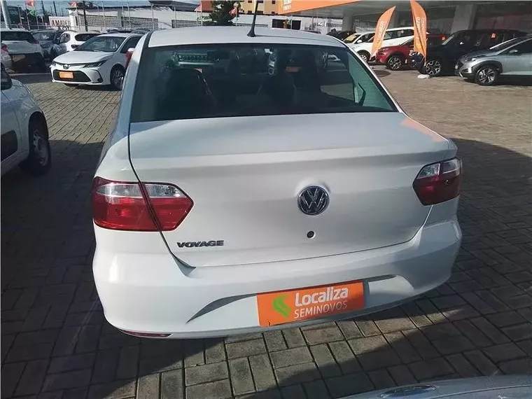 Volkswagen Voyage Branco 5