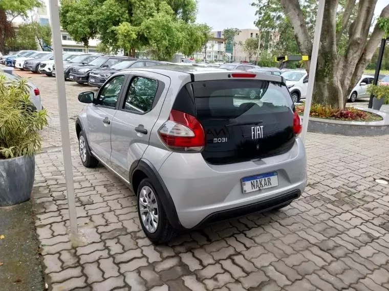 Fiat Mobi Prata 9