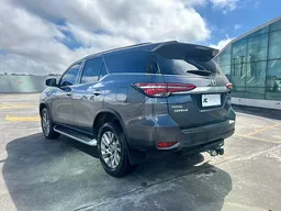 Toyota Hilux SW4