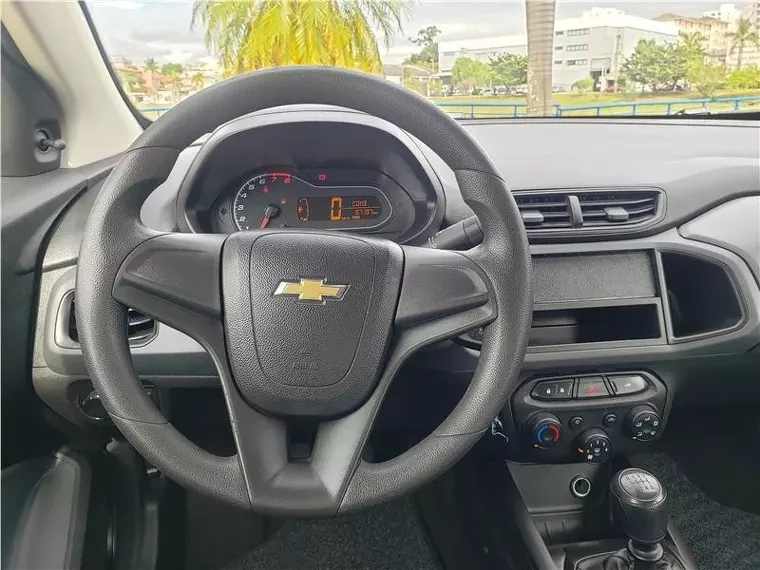 Chevrolet Onix Prata 4