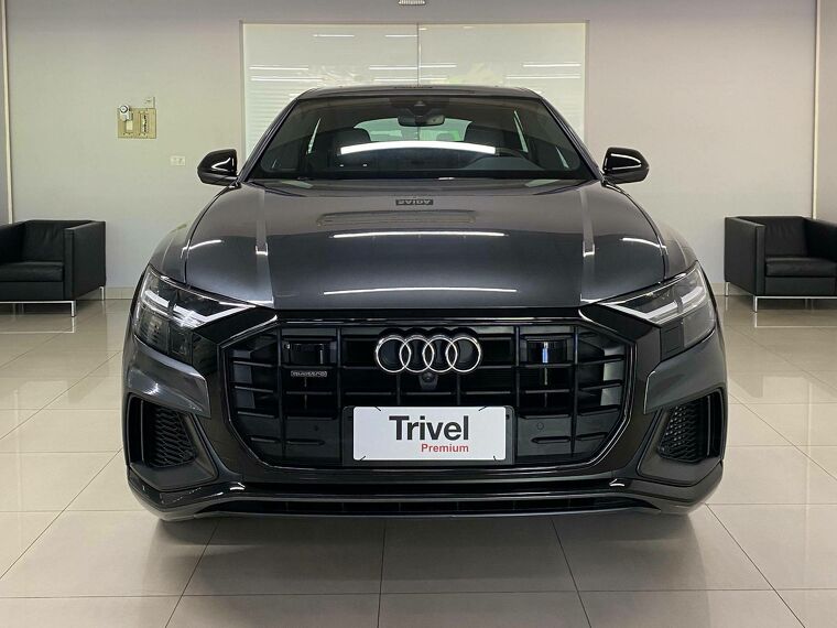 Audi Q8 Cinza 1