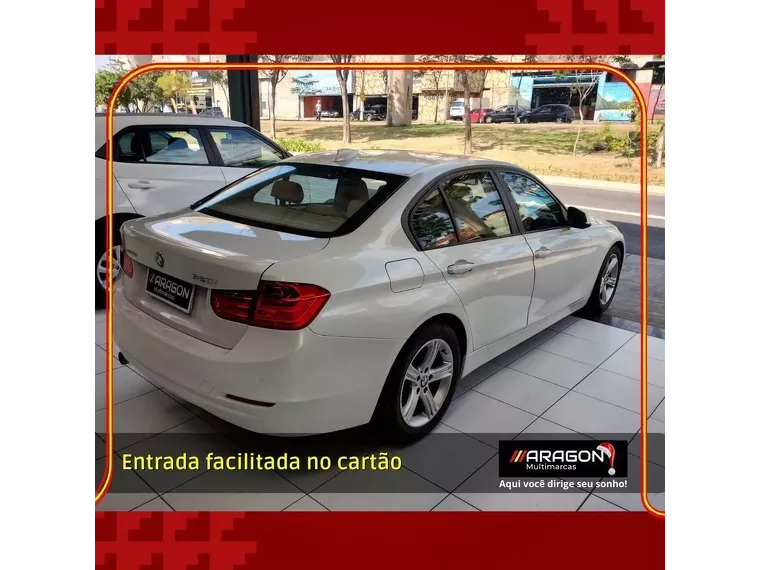 BMW 320i Branco 13