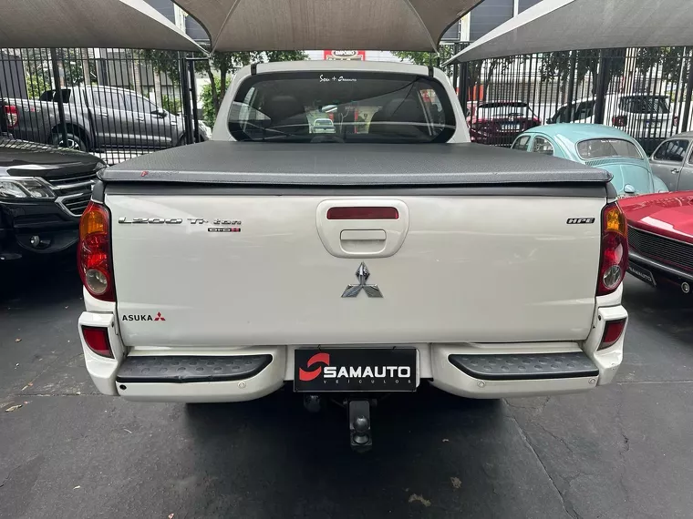 Mitsubishi L200 Branco 1