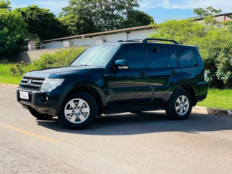 Mitsubishi Pajero Verde 9