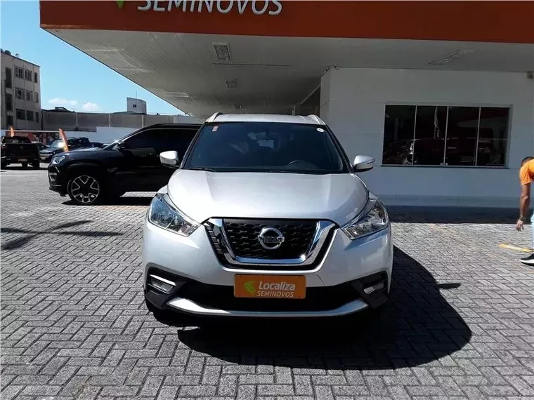 Nissan Kicks Prata 9