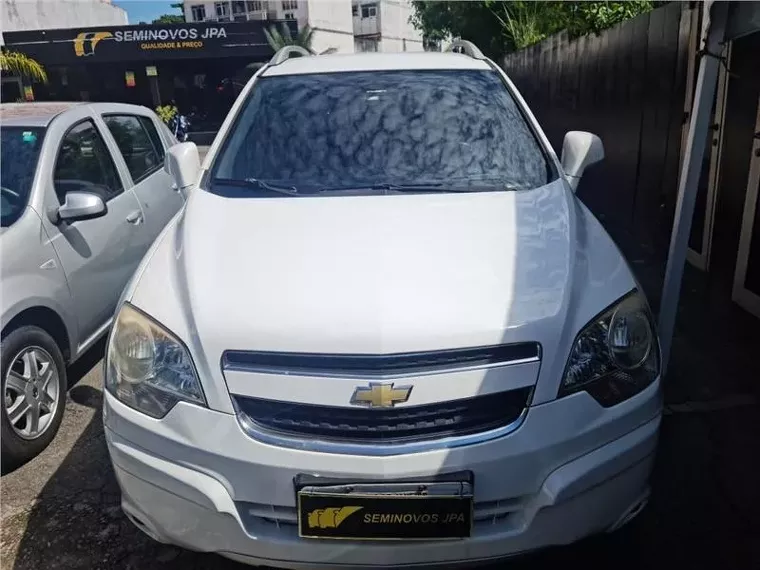 Chevrolet Captiva Branco 19