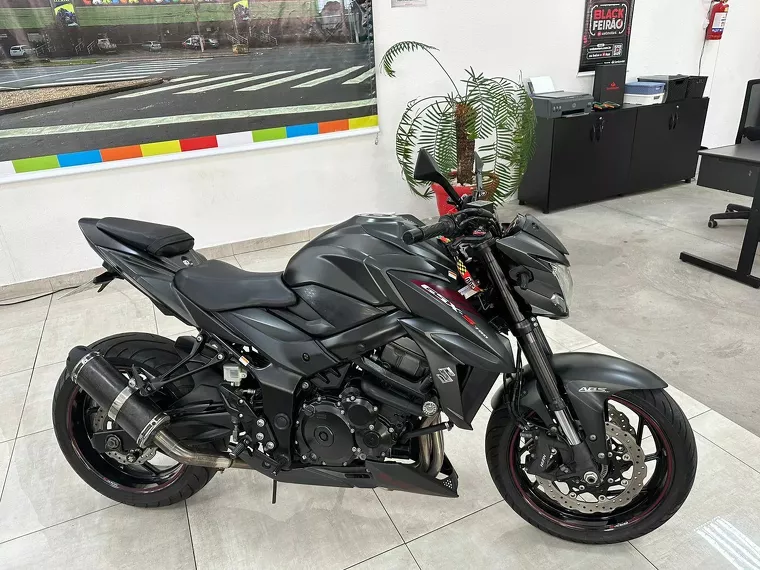 Suzuki GSX-S Preto 1