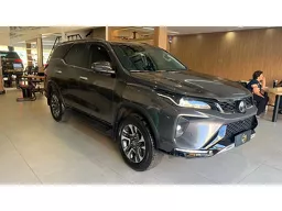 Toyota Hilux SW4