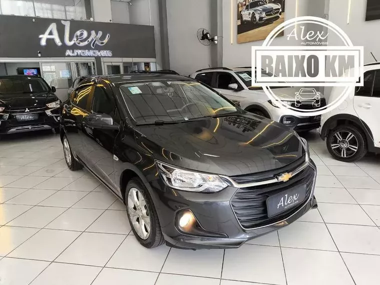 Chevrolet Onix Cinza 1