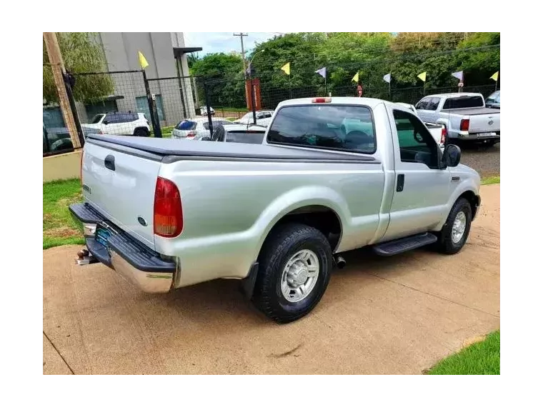 Ford F-250 Prata 3