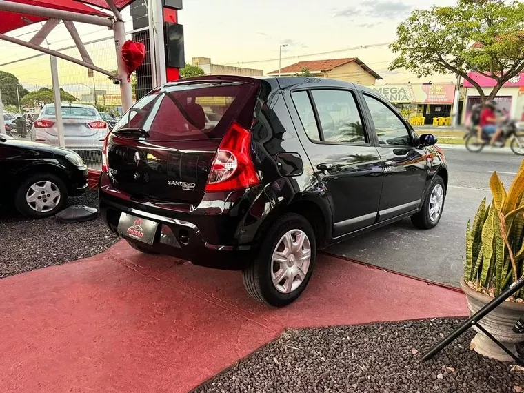 Renault Sandero Preto 6