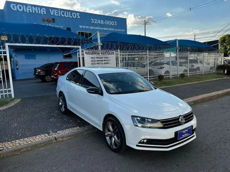 Volkswagen Jetta Branco 10