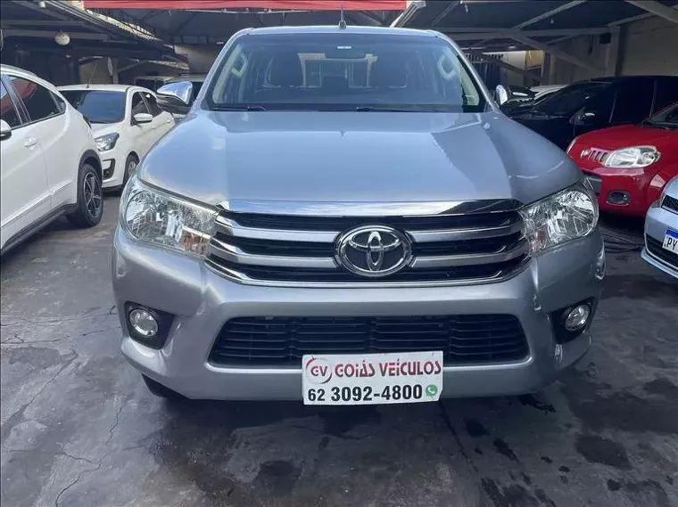 Toyota Hilux Cinza 4