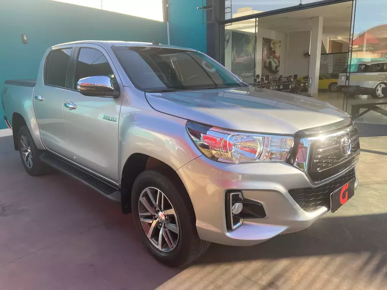 Toyota Hilux Prata 1