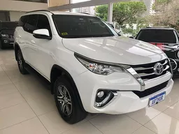 Hilux SW4