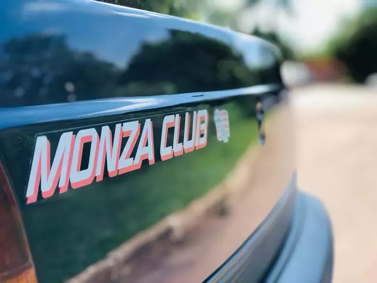 Chevrolet Monza Azul 4