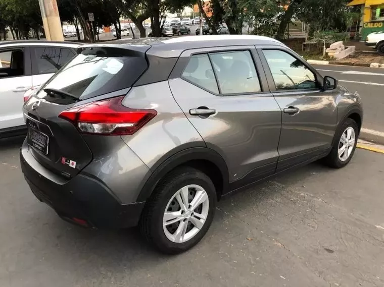 Nissan Kicks Cinza 4