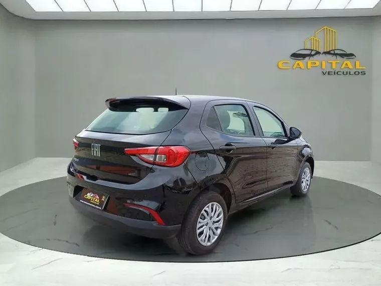 Fiat Argo Preto 16