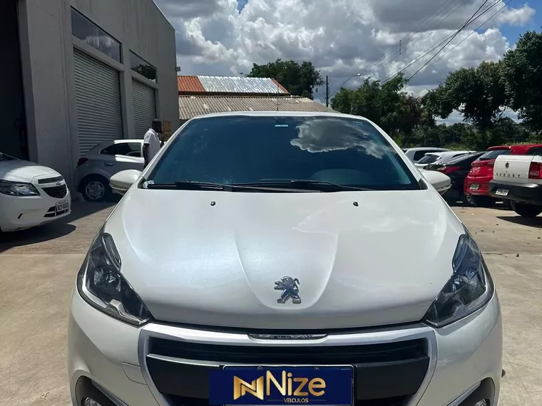 Peugeot 208 Branco 1