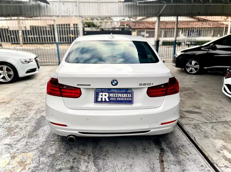 BMW 320i Branco 6