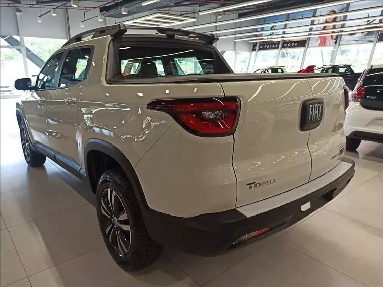 Fiat Toro Branco 3