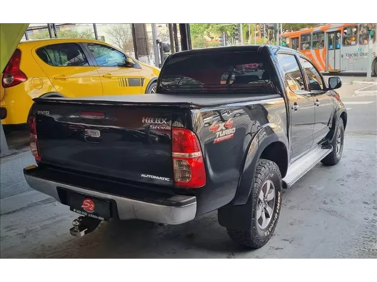 Toyota Hilux Preto 8