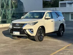 Toyota Hilux SW4