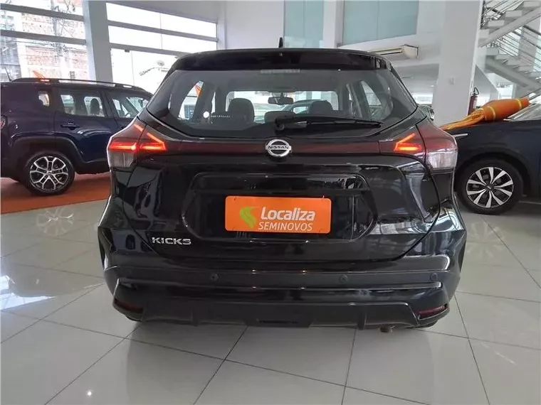 Nissan Kicks Preto 8