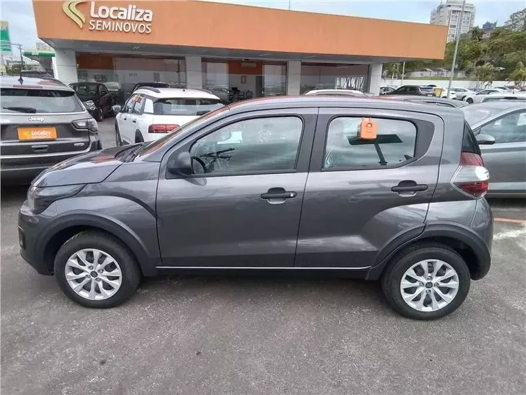 Fiat Mobi Prata 4