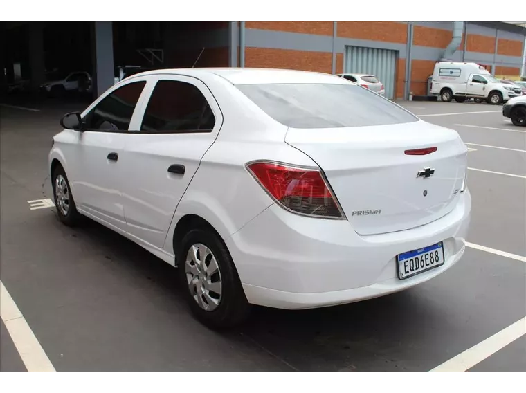 Chevrolet Prisma Branco 8