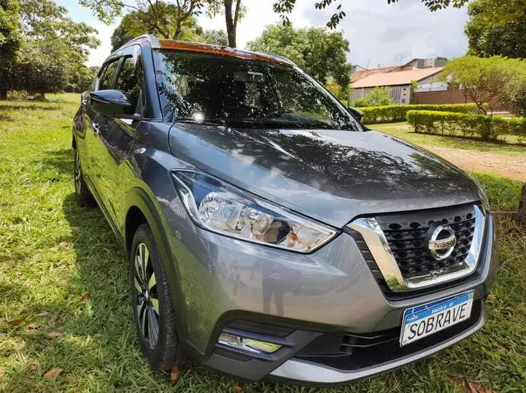 Nissan Kicks Cinza 1