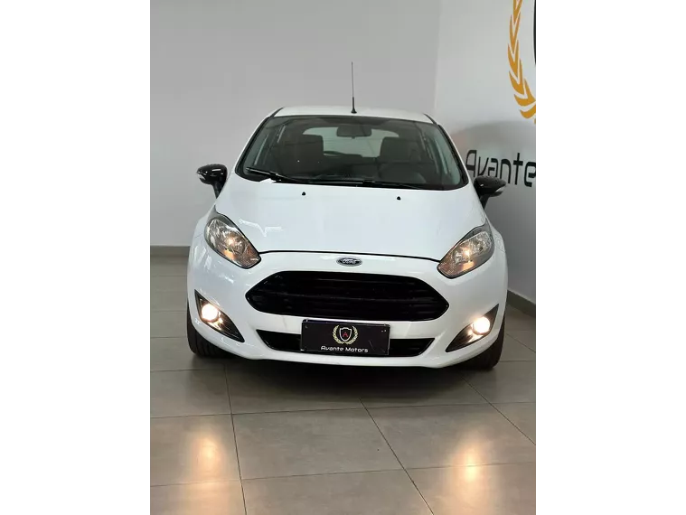 Ford Fiesta Branco 4