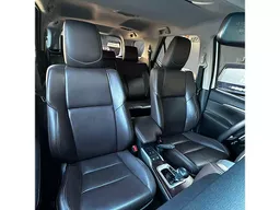 Toyota Hilux SW4