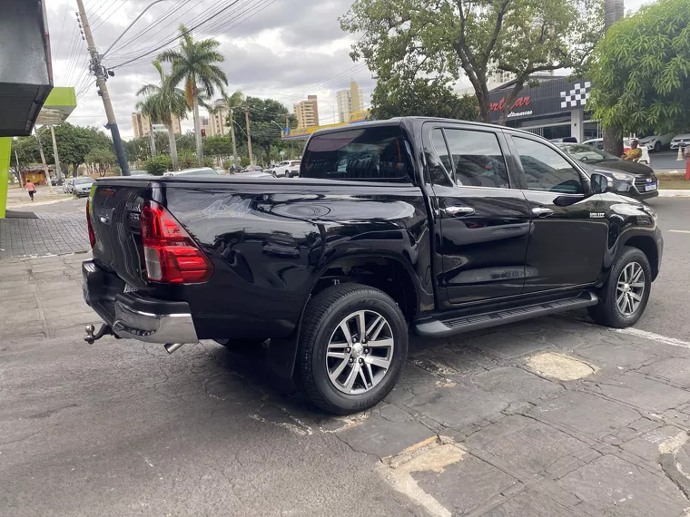 Toyota Hilux Preto 3