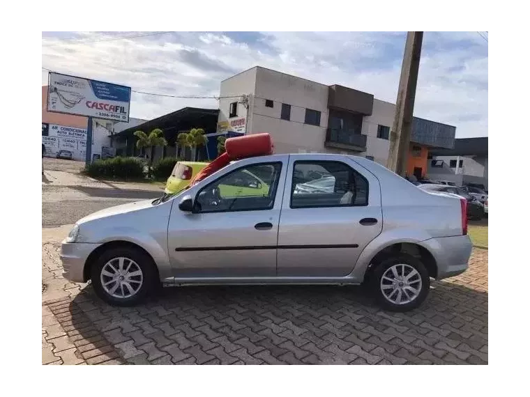 Renault Logan Prata 3