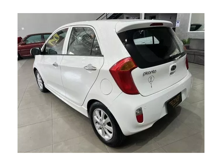 KIA Picanto Branco 6