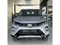 Toyota Hilux SW4