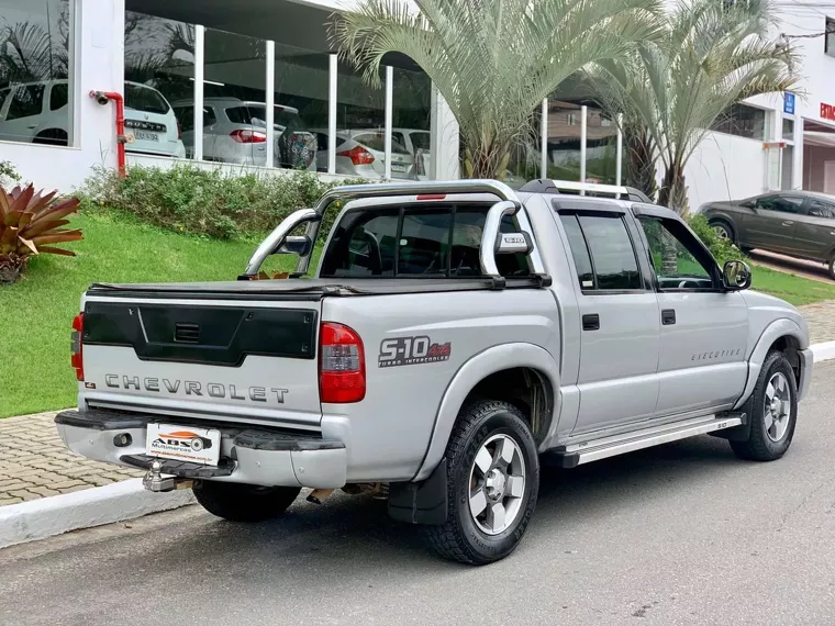 Chevrolet S10 Prata 12