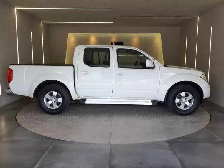 Nissan Frontier Branco 3