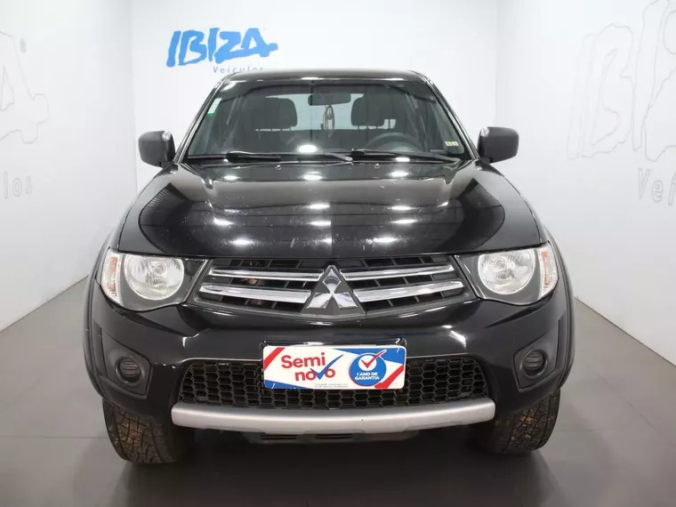 Mitsubishi L200 Triton Preto 14