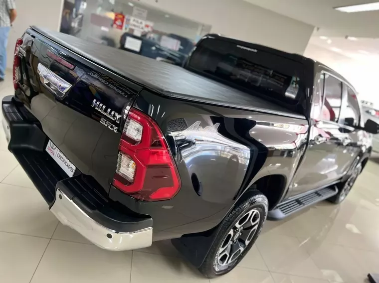 Toyota Hilux Preto 10