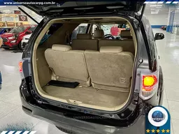 Toyota Hilux SW4