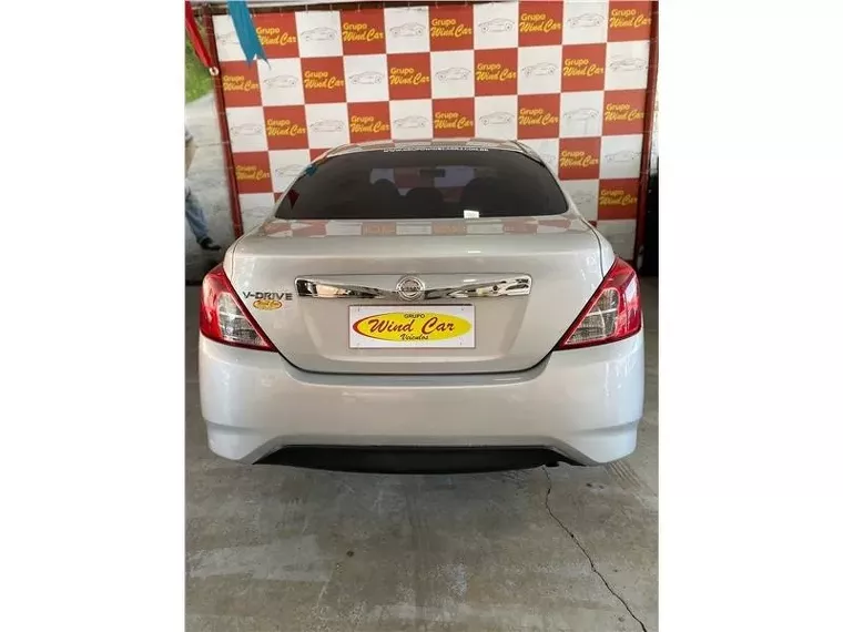 Nissan Versa Prata 9