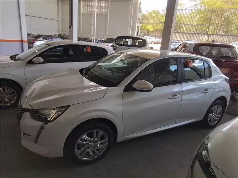 Peugeot 208 Branco 6