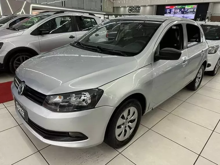 Volkswagen Gol Prata 1